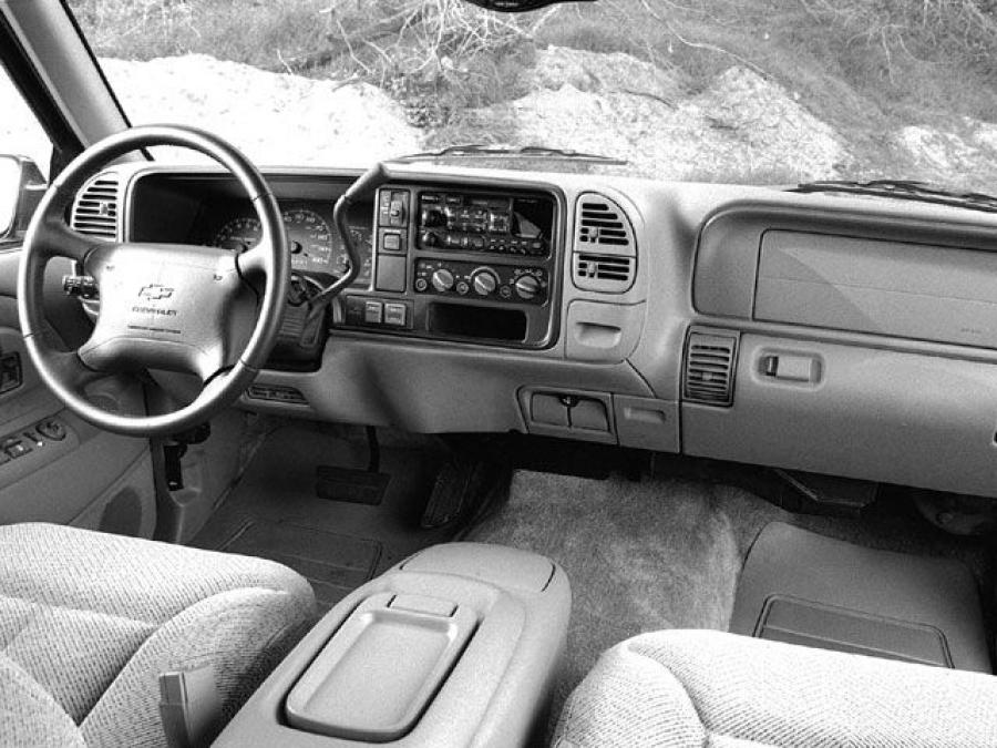  Chevrolet Suburban 1994 года  (фото 24 из 26)
